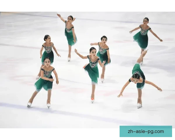 冰上之舞:跃动滑冰联赛的精彩时刻 冰上之舞:跃动滑冰联赛的精彩时刻